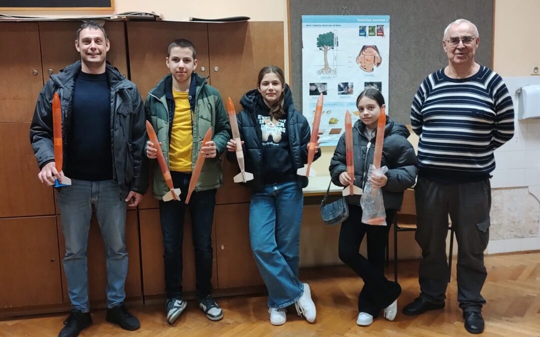 Radionica izrade raketa u OŠ Kman-Kocunar