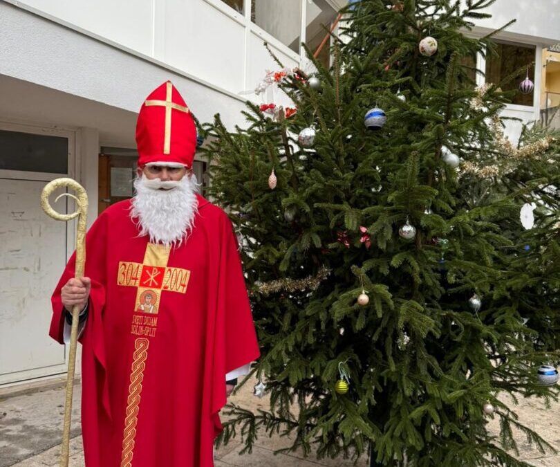 STIGAO JE SVETI NIKOLA